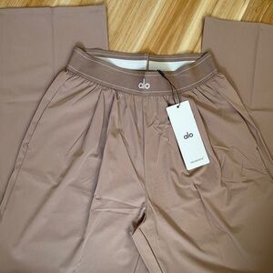 ALO Yoga Tan Women's Pants